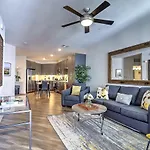 Walk Score 81-Shopping District-King Bed-Parking G3047