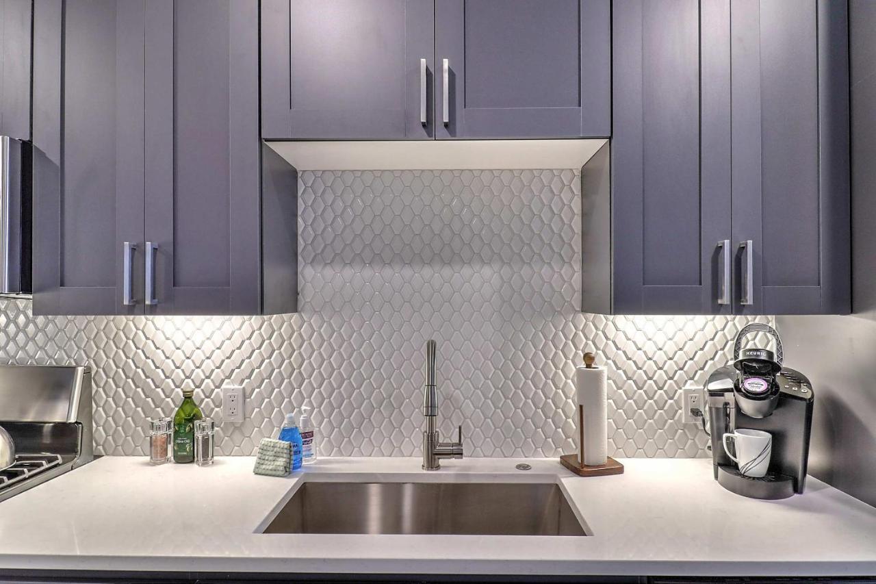 Apartamento Walk Score 81-shopping District-king Bed-parking G3047