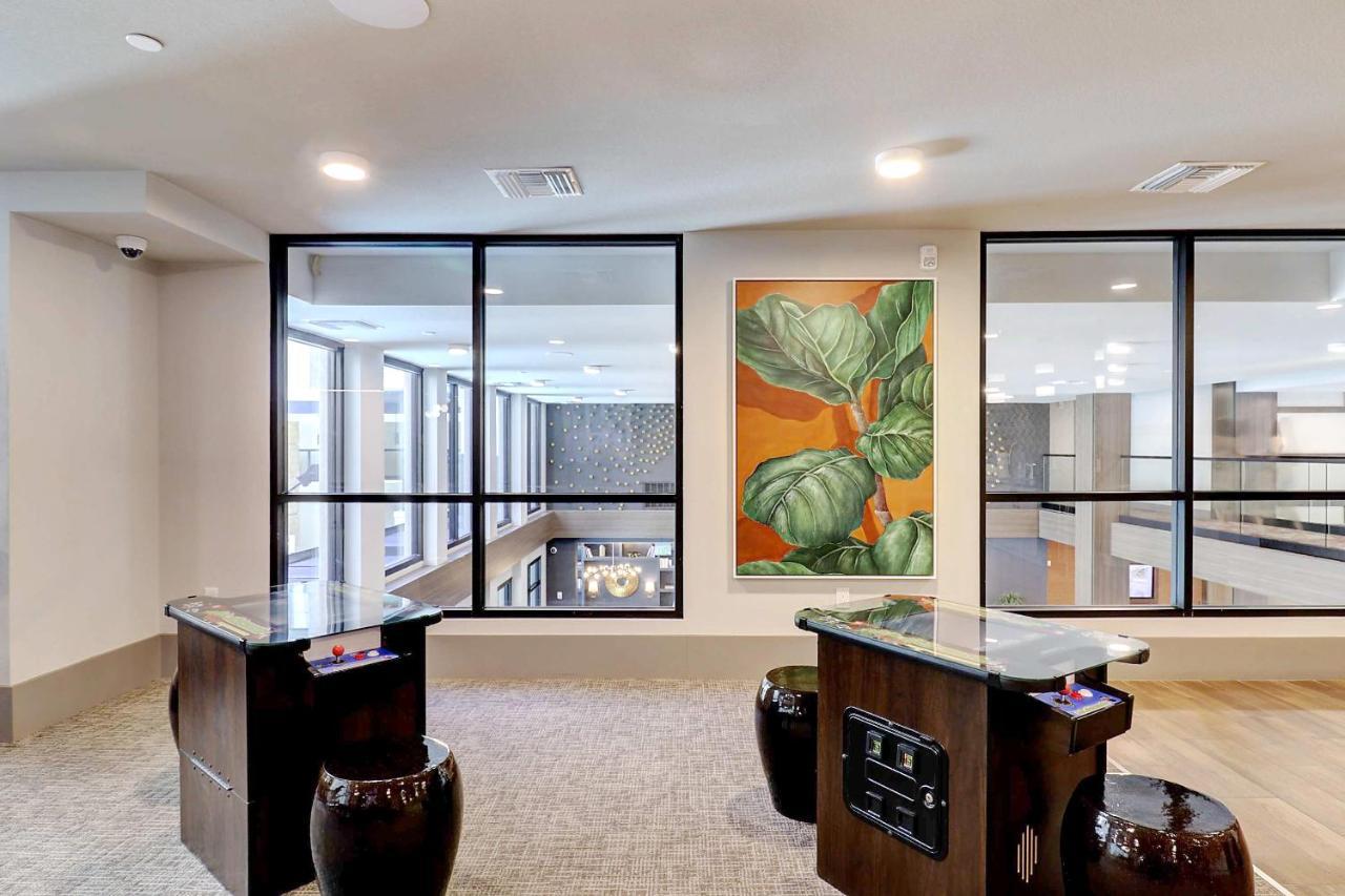 Walk Score 81-shopping District-king Bed-parking G3047 Apartamento *
