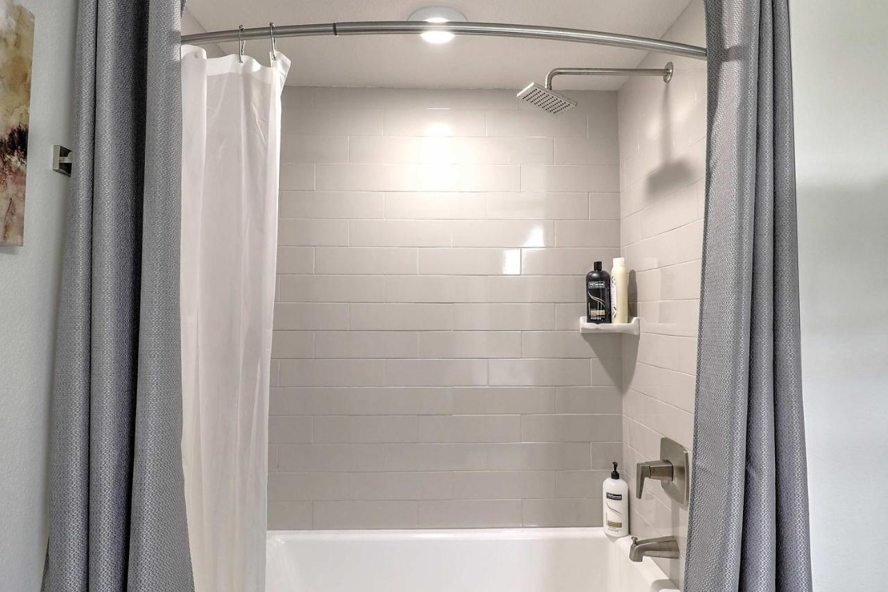Walk Score 81-shopping District-king Bed-parking G3047 Apartamento *