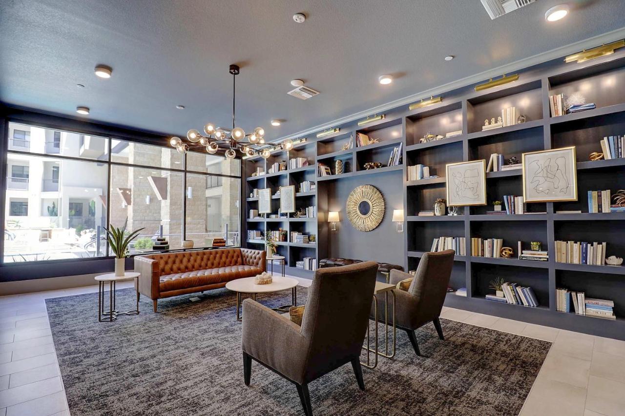 Walk Score 81-shopping District-king Bed-parking G3047 Apartamento