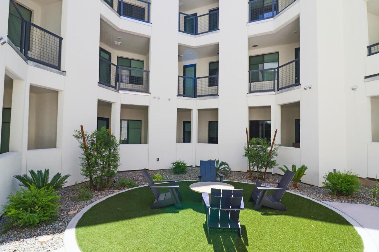 Walk Score 81-shopping District-king Bed-parking G3047 Apartamento *